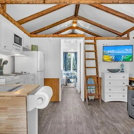 Key Colony Aqua Lodges